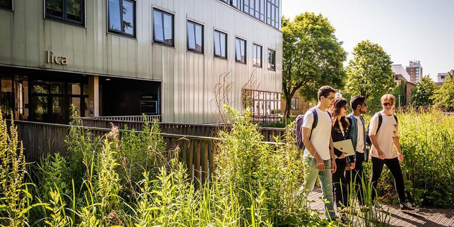 Immerse yourself in our campus atmosphere, meet our leading academics and engage with students who are keen to share their experiences with you. 
